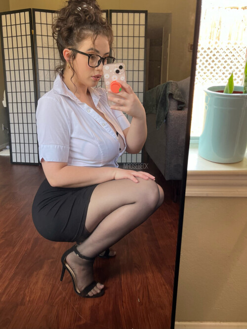 Rose Beck (imrosebeck) Nude Leaked Onlyfans Photo Rose Beck (imrosebeck) Nude Leaked Onlyfans Photo