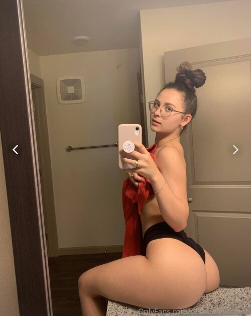 Desirae Elizabeth Nude Leaked Onlyfans Photo Desirae Elizabeth Nude Leaked Onlyfans Photo