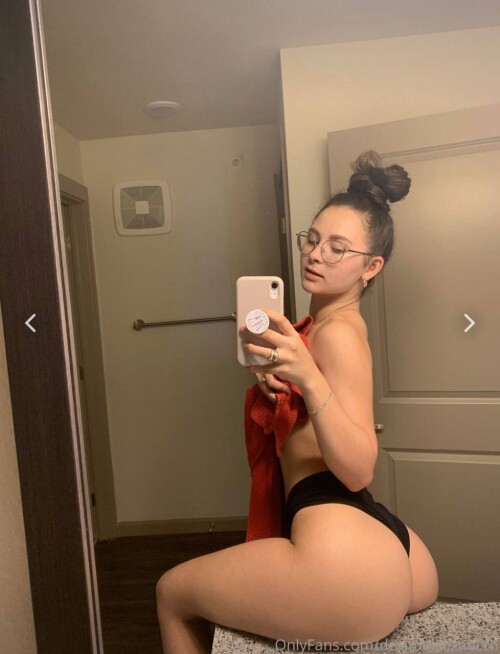 Desirae Elizabeth Nude Leaked Onlyfans Photo Desirae Elizabeth Nude Leaked Onlyfans Photo