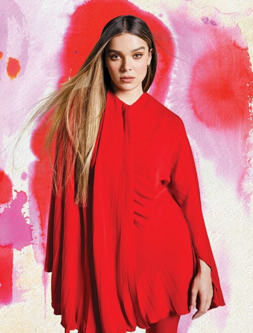 Hailee Steinfeld Photo 3