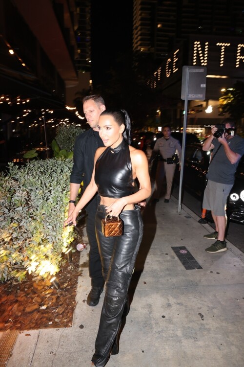 Kim_Kardashian_out_for_dinner_in_Miami_07-21-2023__22_08f9811f13384e31ad4fab38d3a5f34f.jpg