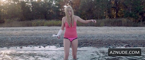 Maika Monroe It Follows 6 3 17