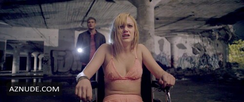 Maika-Monroe-Unknown-It-Follows-4--9.jpg