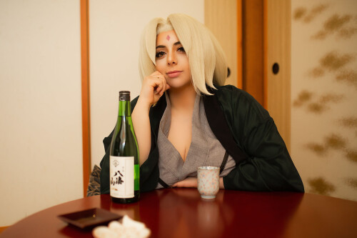 Momokun---Drunk-Tsunade_2036449-0001.jpg
