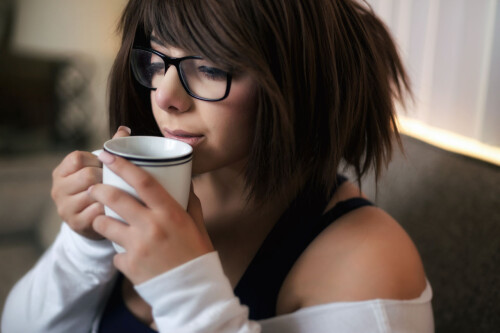 Momokun---Rise-and-Shine_2041551-0004.jpg