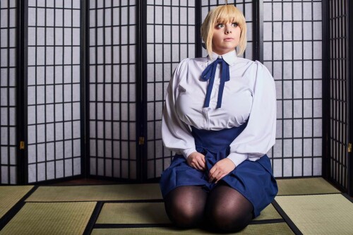Momokun---Saber_2041617-0001.jpg