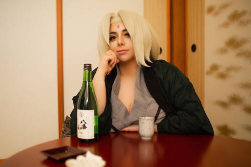 Momokun---Sake-with-Tsunade_2268928-0001.jpg