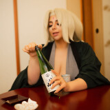 Momokun---Sake-with-Tsunade_2268928-0005