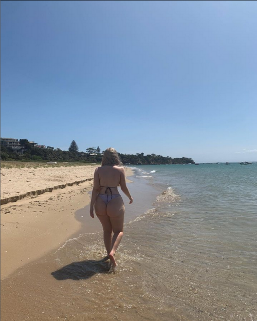 Screenshot-2023-02-28-at-21-08-46-ALICE--on-Instagram-A-pic-of-my-enjoying-my-vacay-.png