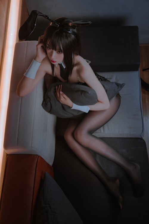 Senior-Sister-Xuan-Xiao--Mid-Autumn-Festival-Bunny-Girl-16.jpg