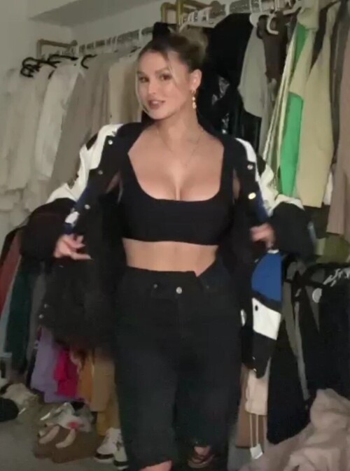Kinsey Wolanski Nude Leaked Onlyfans Photo Kinsey Wolanski Nude Leaked Onlyfans Photo