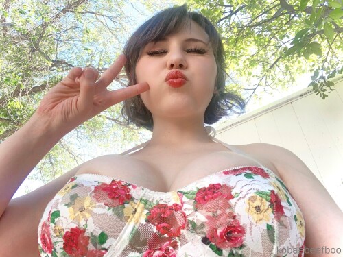 White-Floral-775b8e1b3beb570c9.jpg