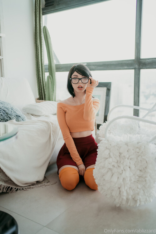 ablizzard-2021-06-10-2132340660-Velma-is-looking-for-a-monster-Part.-1-give-likes-if874a1da20ad8a9de.jpg