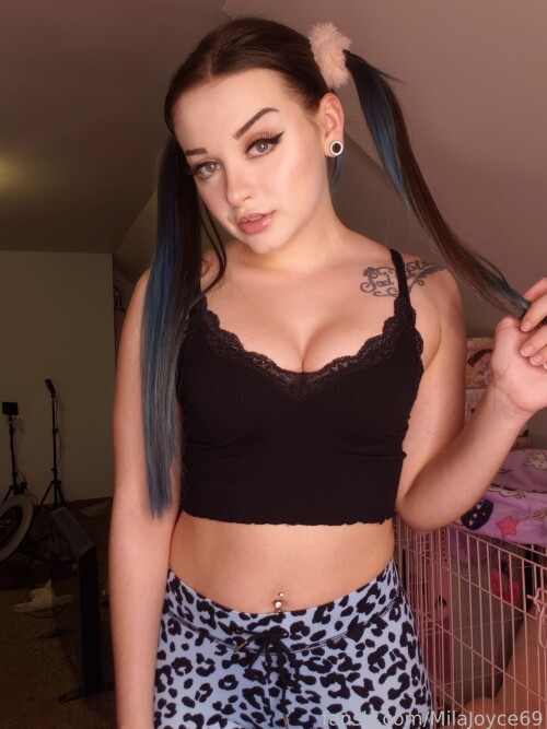 fansly-y66zfjsyd4.jpg