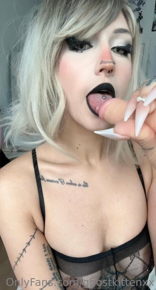 ghostkittenxx / xxkittycass Nude Leaked Onlyfans Photo ghostkittenxx / xxkittycass Nude Leaked Onlyfans Photo