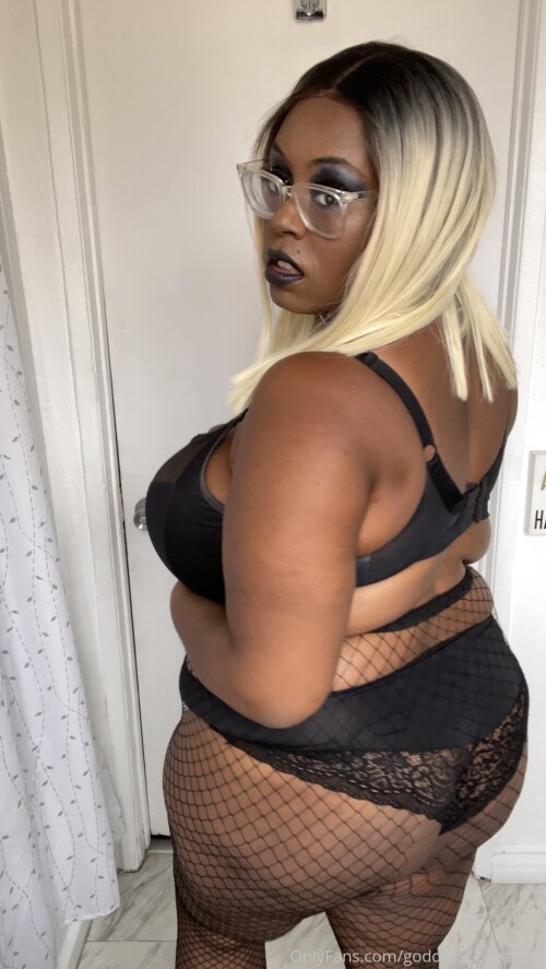 goddesscocoaluna 02 11 2021 2263800245 👰🏾‍♀️It’s our wedding night 🥰 Bride Of Chucky set. The rest o