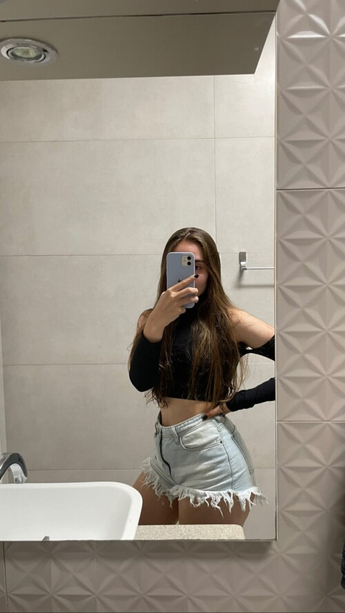 Julia Diniz / juliamndiniz Nude Leaked Onlyfans Photo