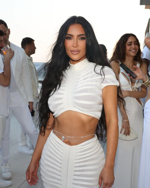 kimkardashian-2023-07-06T094737-03a92373b2f86da289.md.jpg