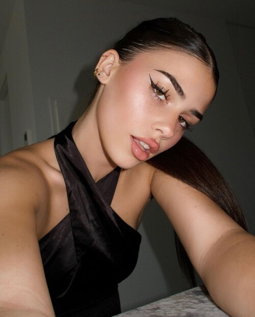 leahhalton__324913751_1194568847867156_2570225427465267344_n.md.jpg