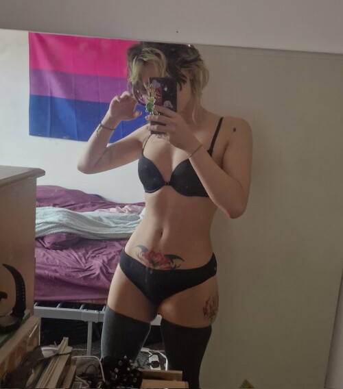 Zureeal Nude Leaked Onlyfans Photo