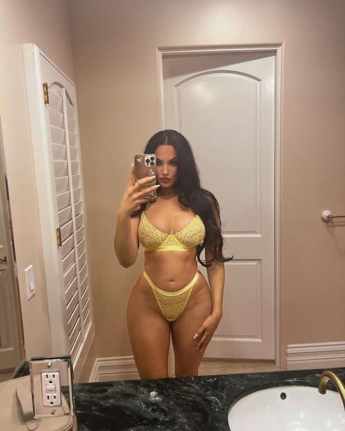 nataliehalcro_337720296_1190107758365590_2727631735923778856_n.md.jpg