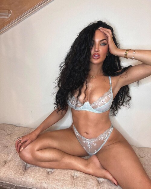 nataliehalcro_342088323_175985385362570_3044139292599870411_n.md.jpg