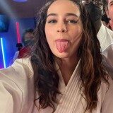 model profile picture