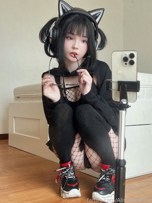 Rocksy Light / AlisaPikaPika Nude Leaked Onlyfans Photo Rocksy Light / AlisaPikaPika Nude Leaked Onlyfans Photo