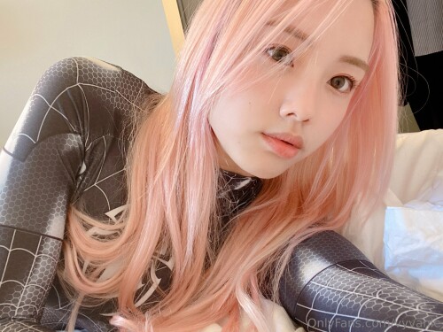Vyvan Le Nude Leaked Onlyfans Photo