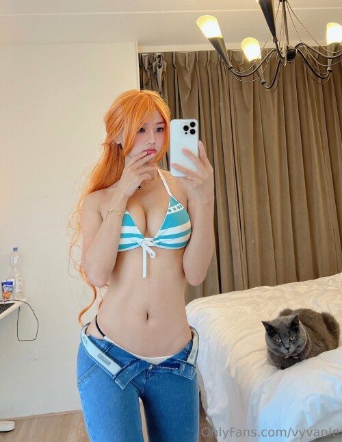 Vyvan Le Nude Leaked Onlyfans Photo