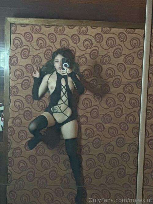 MewSlut Nude Leaked Onlyfans Photo