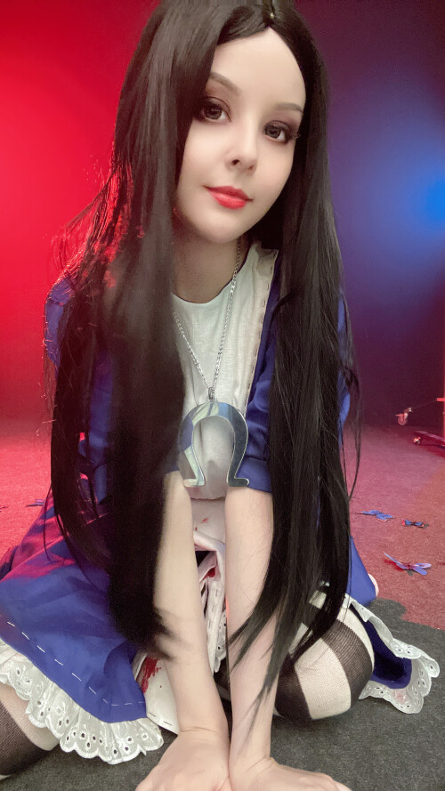 2022-10-Alice-Selfies-112f153ae14f1927bd.jpg