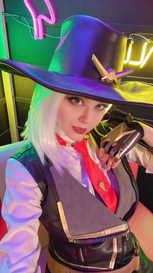 2022-11-Ashe-Selfie-2407a1cfa3b69aca8.jpg