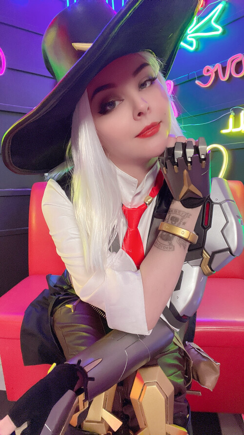 2022-11-Ashe-Selfie-5bb5d08f7e3c9df84.jpg