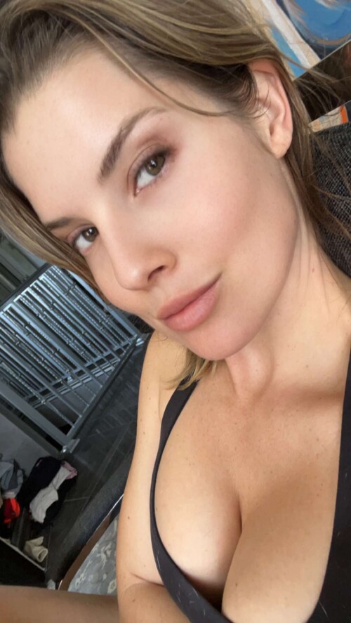 Amanda Cerny Photo 1