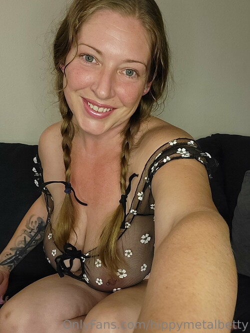 hippymetalbetty Nude Leaked Onlyfans Photo