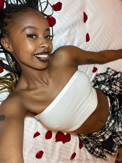 ebonynaomii Nude Leaked Onlyfans Photo ebonynaomii Nude Leaked Onlyfans Photo
