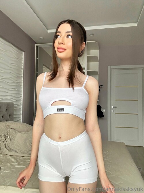 PETITE DOLL aka annakissksyuk Nude Leaked Onlyfans Photo PETITE DOLL aka annakissksyuk Nude Leaked Onlyfans Photo
