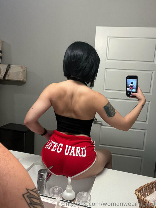 womanwearingred / Buffbunnymika / Buffbunbun Nude Leaked Onlyfans Photo