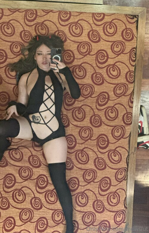 MewSlut Nude Leaked Onlyfans Photo