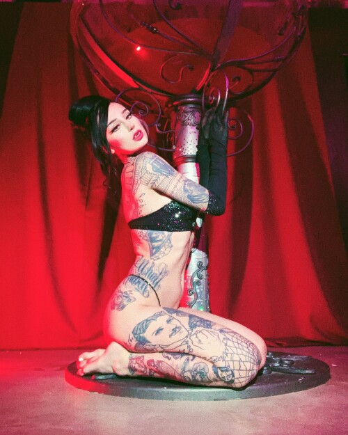 Emma Vauxdevil Nude Leaked Onlyfans Photo Emma Vauxdevil Nude Leaked Onlyfans Photo