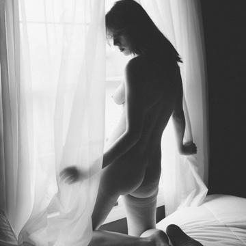 Astrid-BWbedroom-web-10f2e51c973d212a1d.jpg