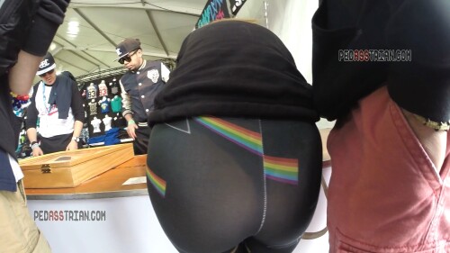 Cthru-Leggings-Pink-Floyd-Banger.mp4_snapshot_01.23.633946a6ae3dad1922c.jpg