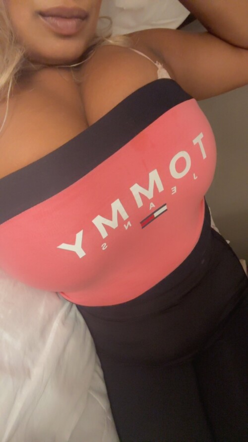 billiondollarboobs / RiyaRacks / Maya Nude Leaked Onlyfans Photo billiondollarboobs / RiyaRacks / Maya Nude Leaked Onlyfans Photo