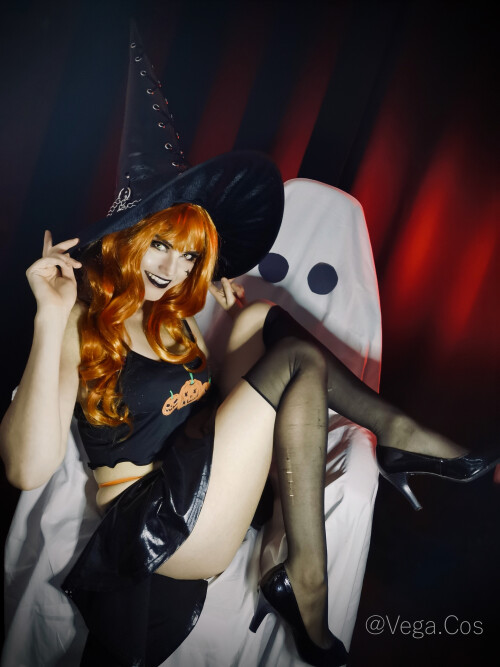 Halloween-Witch--Vega609296e5d5ef0ee4b.md.jpg