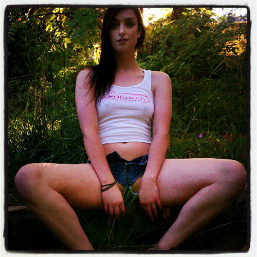 Keira-Night-Cutie-Network-twitter-Instagram34bf34a3f1a06114.jpg