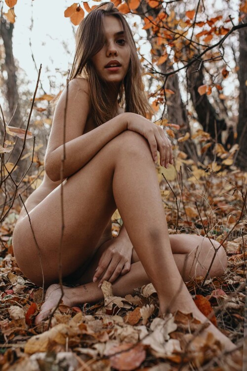 MARLEYMagazine AnastasiaMihaylova NemmyHorin FallingLeaves 147A1041 1800