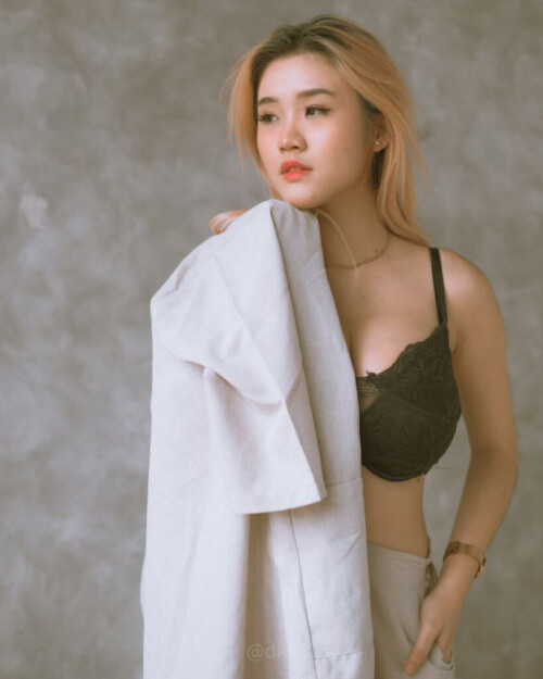 Photoshoot-Anastasya-Kosasih-Seksi-Pose-seksi-Pamer-Bra-Hitam-819x1024772904d324d4df04.md.jpg