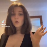 Snaptik_7039341171281317121_lizzahazza---1.0324e19dd0f0fc390f