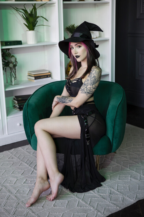 Witch-15fbd5596ca77d3ee9.jpg